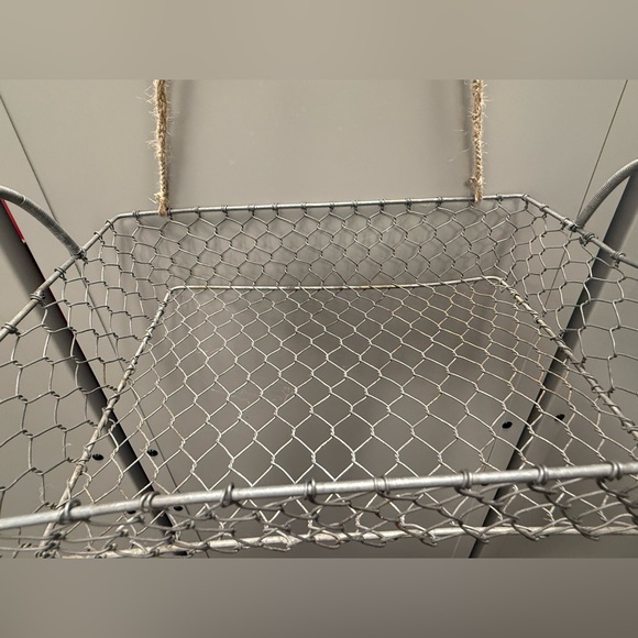 Handmade hemp macrame hanging basket - Picture 2 of 6